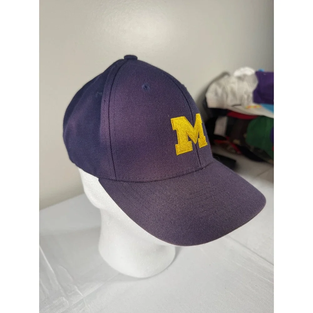 Michigan Wolverines Snapback Hat Navy Blue Maize Yellow Embroidered M Cap